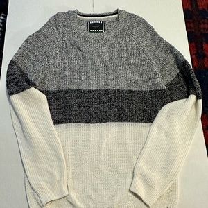 Denim & Flower Colorblock Crew Neck Sweater | Gray/White/Navy | Size L